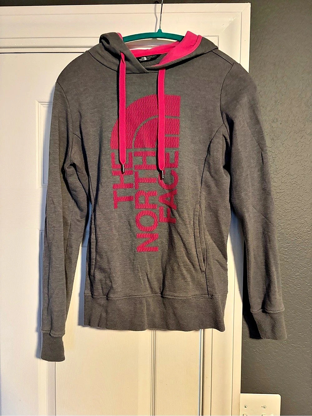 The North Face Trivert Pullover Hoodie Gray & Pink Size Small